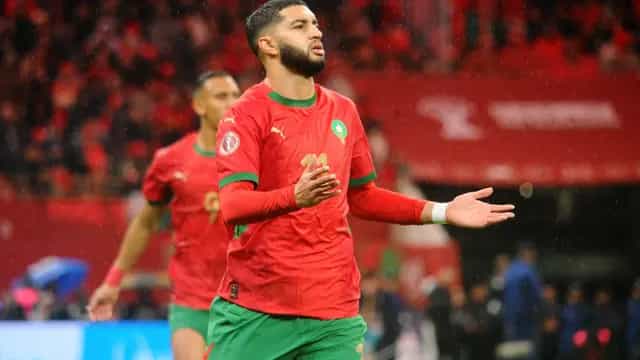 Hevige emoties bij familie Saibari, die Koeman voor schut zet als 'Eredivisiespeler' | Tussen 5 verdedigers 120 minuten aanspeelbaar