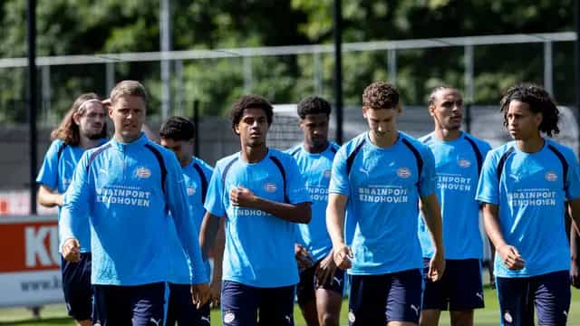 'Aanvaller maakt veel indruk tijdens voorbereiding, collegaspits wacht op besluit PSV'