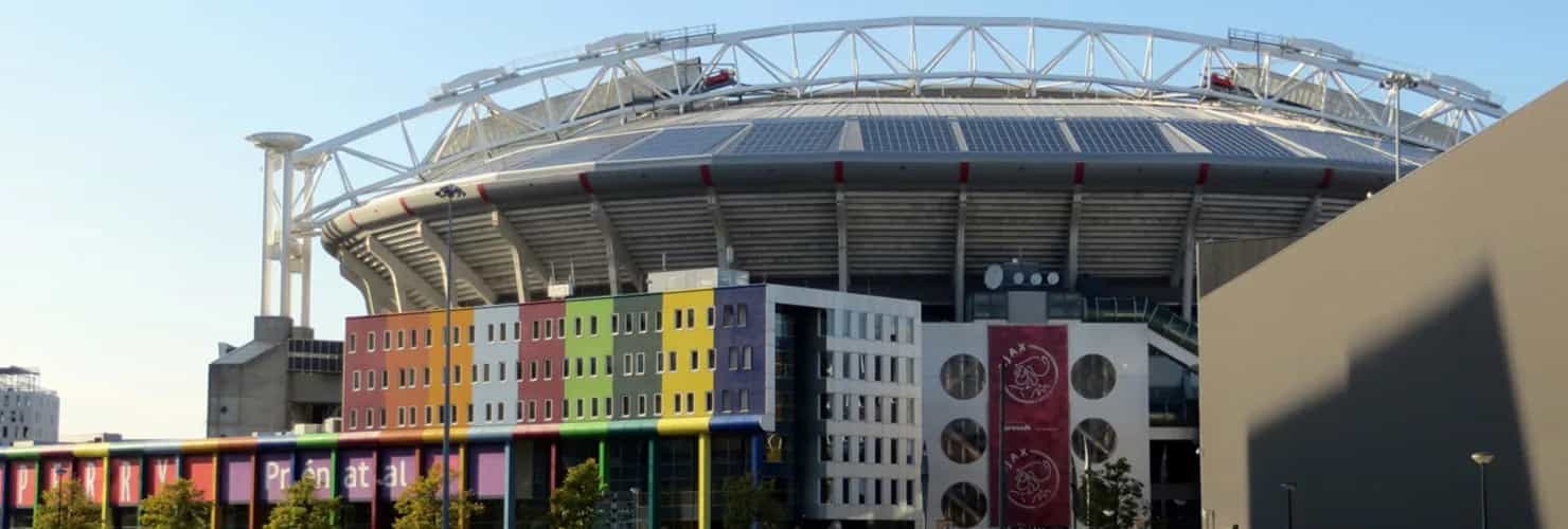 El nuevo fichaje del Ajax sigue creyendo en alcanzar al PSV y en ganar el título nacional, los aficionados del PSV muestran su compasión por Ko Itakura.