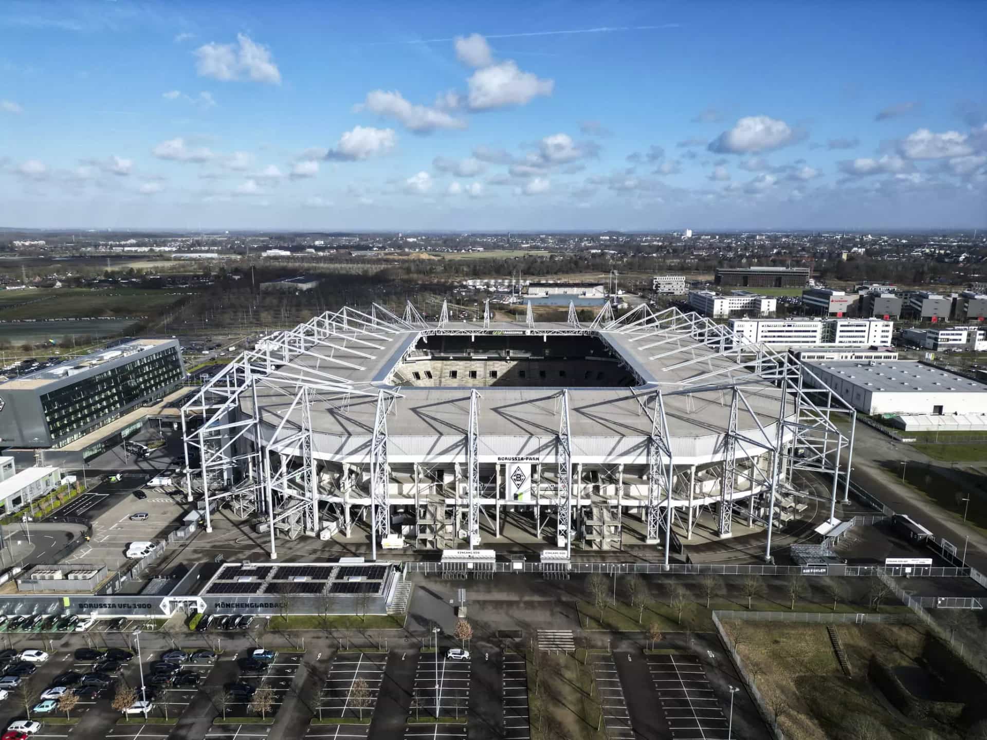 Onderhandelingen met Gladbach | PSV krijgt beduidend lagere transfersom voor Itakura te horen