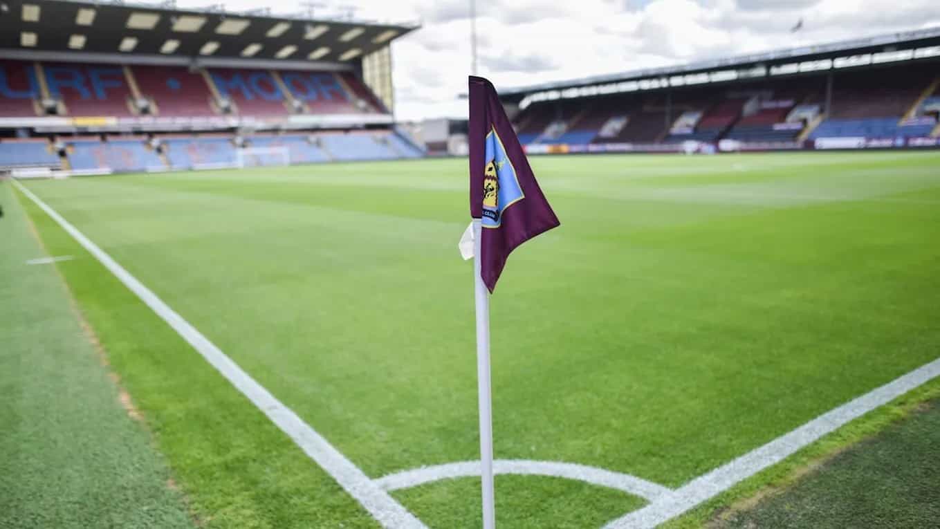 PSV schakelt door | De naam van Quilindschy Hartman valt