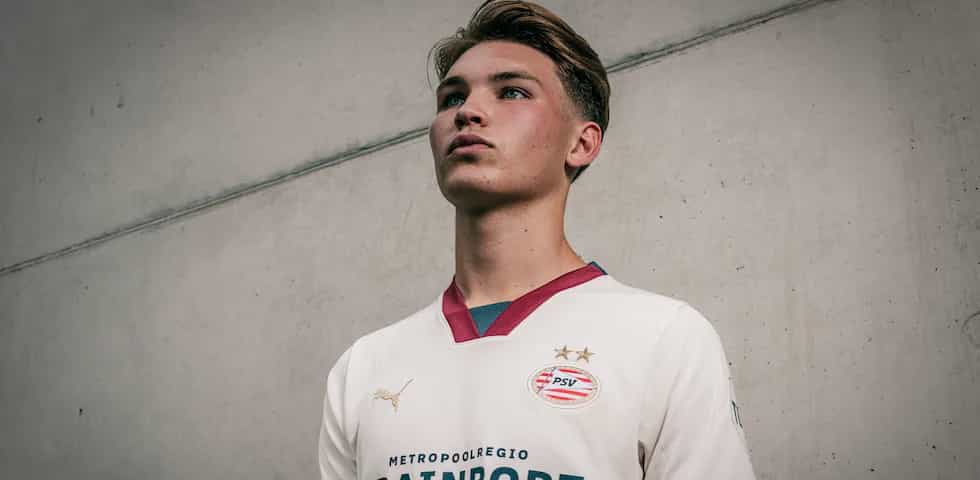 Jong PSV houdt dankzij talent Van den Berg punt over aan duel met Helmond Sport
