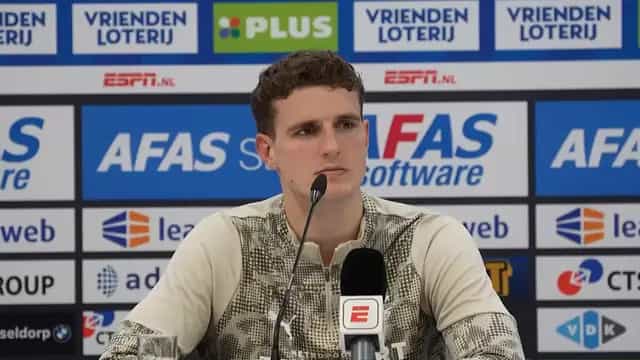 Guus Til openbaart bizarre uitspraak scheidsrechter Van der Eijk én Eagles-speler: 'Waanzin, per direct schorsen'