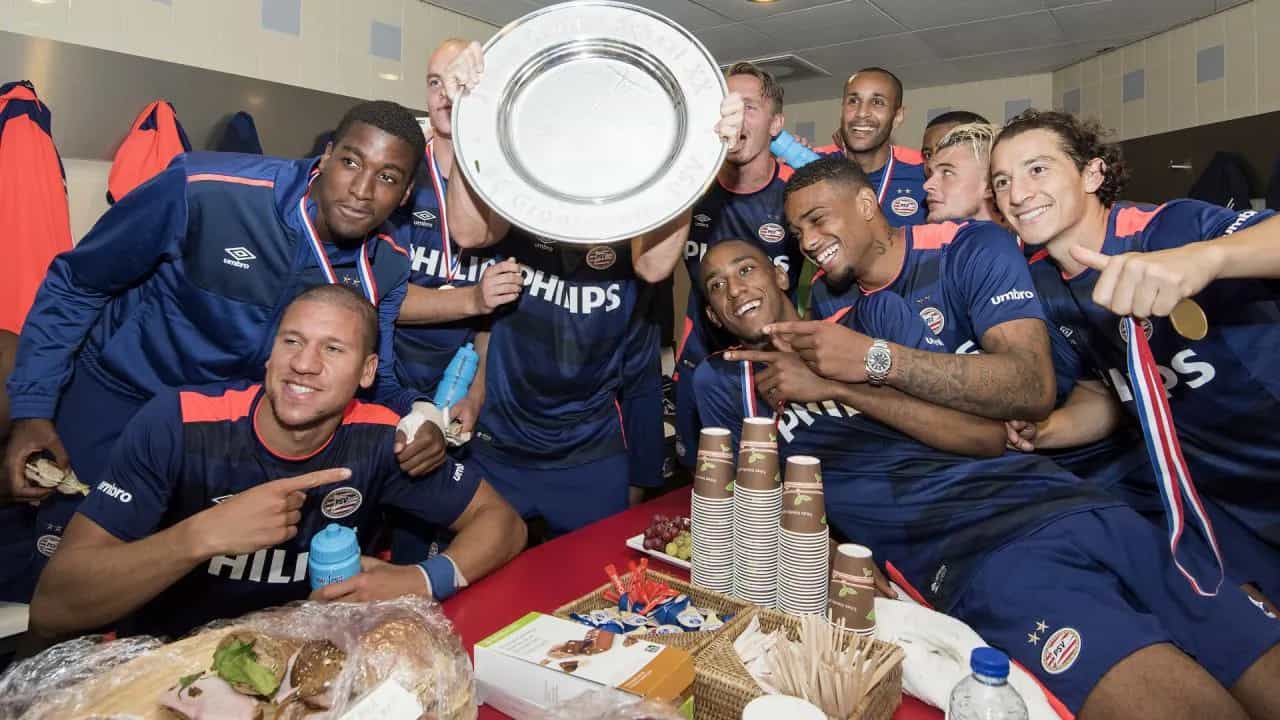 KNVB schept duidelijkheid over Johan Cruijff Schaal na uitspraken Johan Derksen