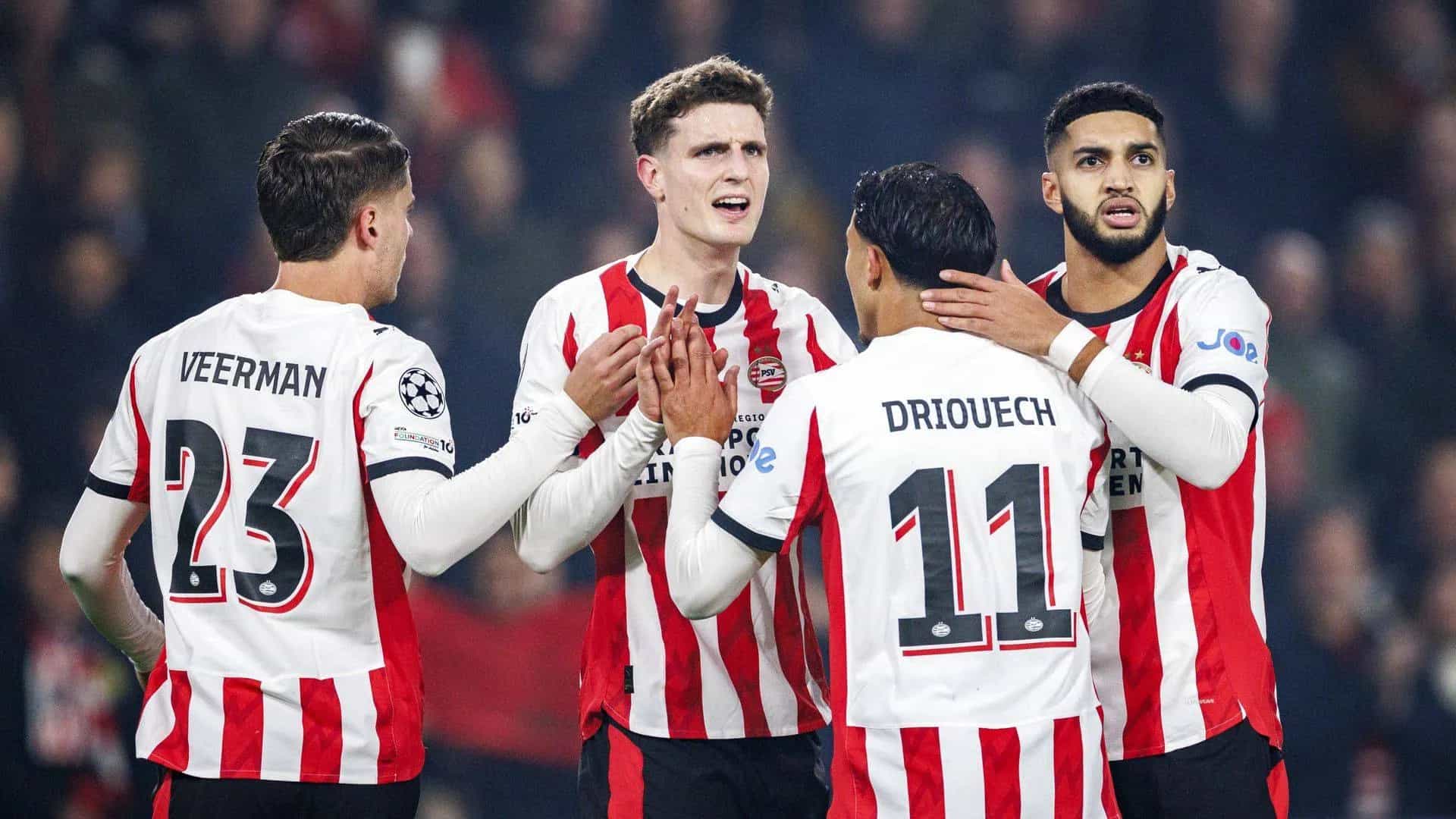 Bosz helder over huidig PSV'er: 'Hij moet nog steeds in een aantal dingen beter worden'