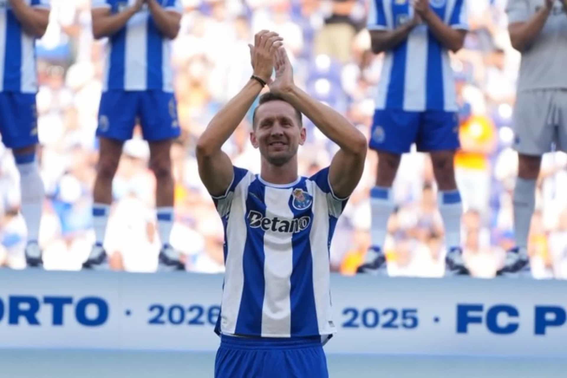 Portugese media: 'Contract Luuk de Jong bij FC Porto niet verlengd'
