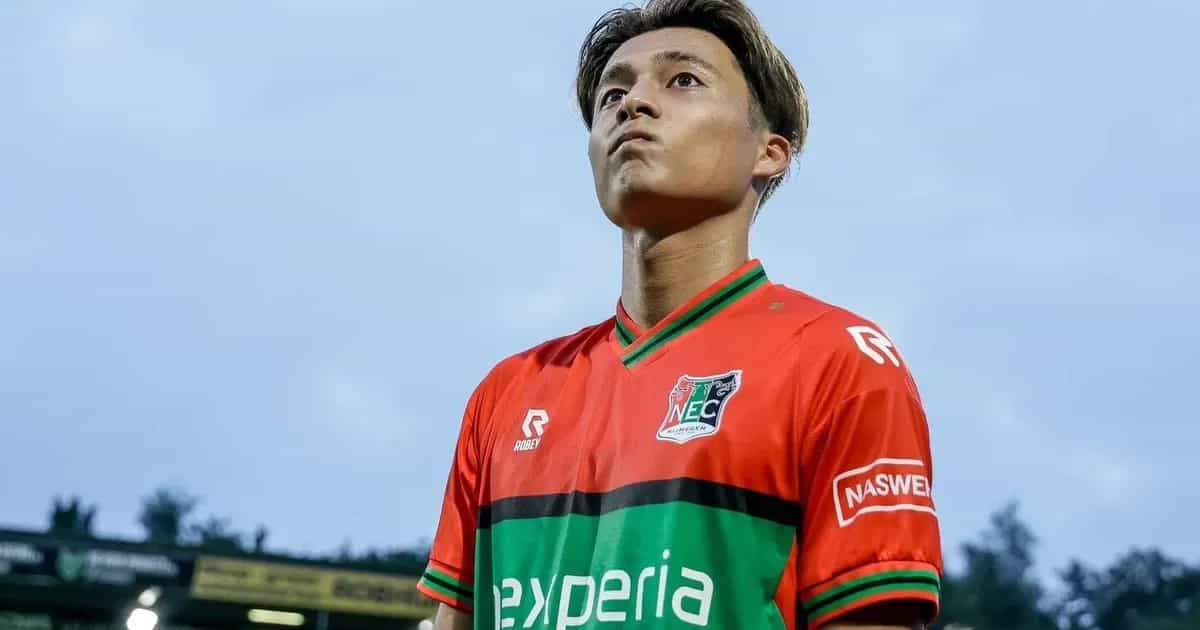 Marcel Brands wijst naar Kodai Sano | Gaat PSV alsnog een poging wagen?