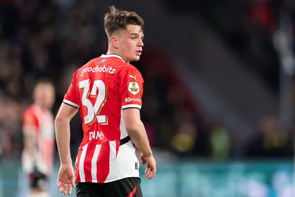 PSV denkt aan voormalig verdediger van Ajax als vervanger van Matteo Dams