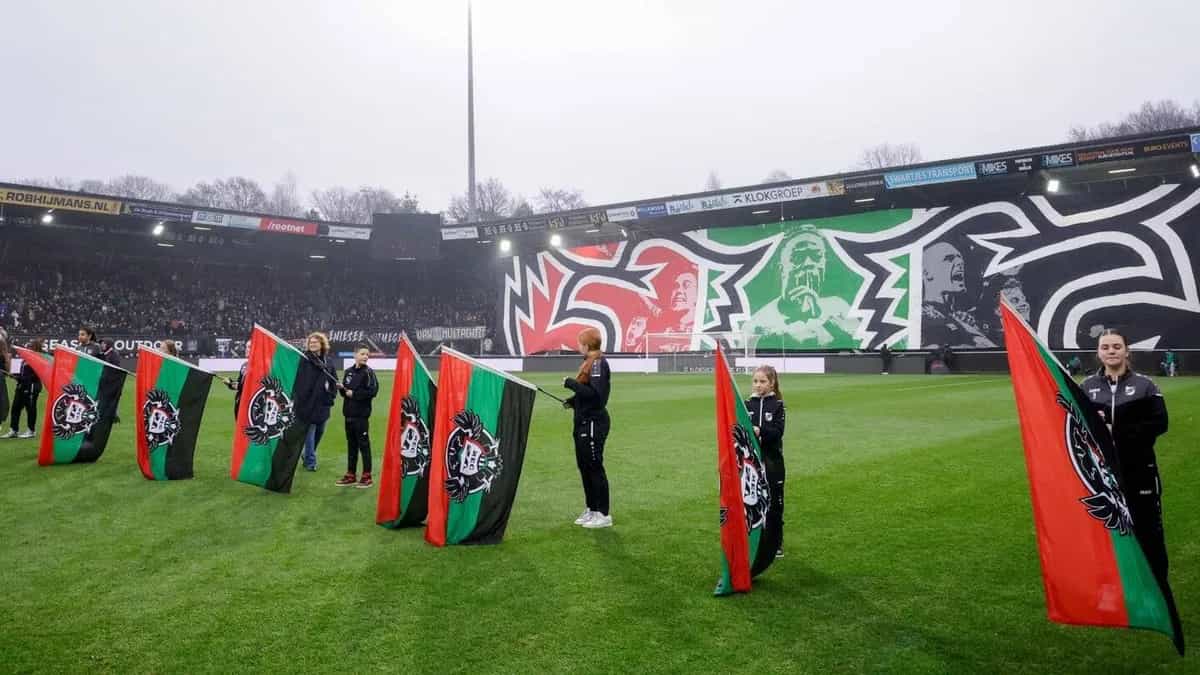 POLL | PSV wint van sc Heerenveen en loopt uit op zowel Ajax als NEC