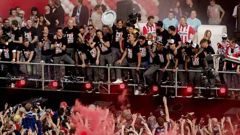 Oud PSV-aanvoerder kon naar Ajax: 'Toen was je hongerig en wilde je alles pakken.'