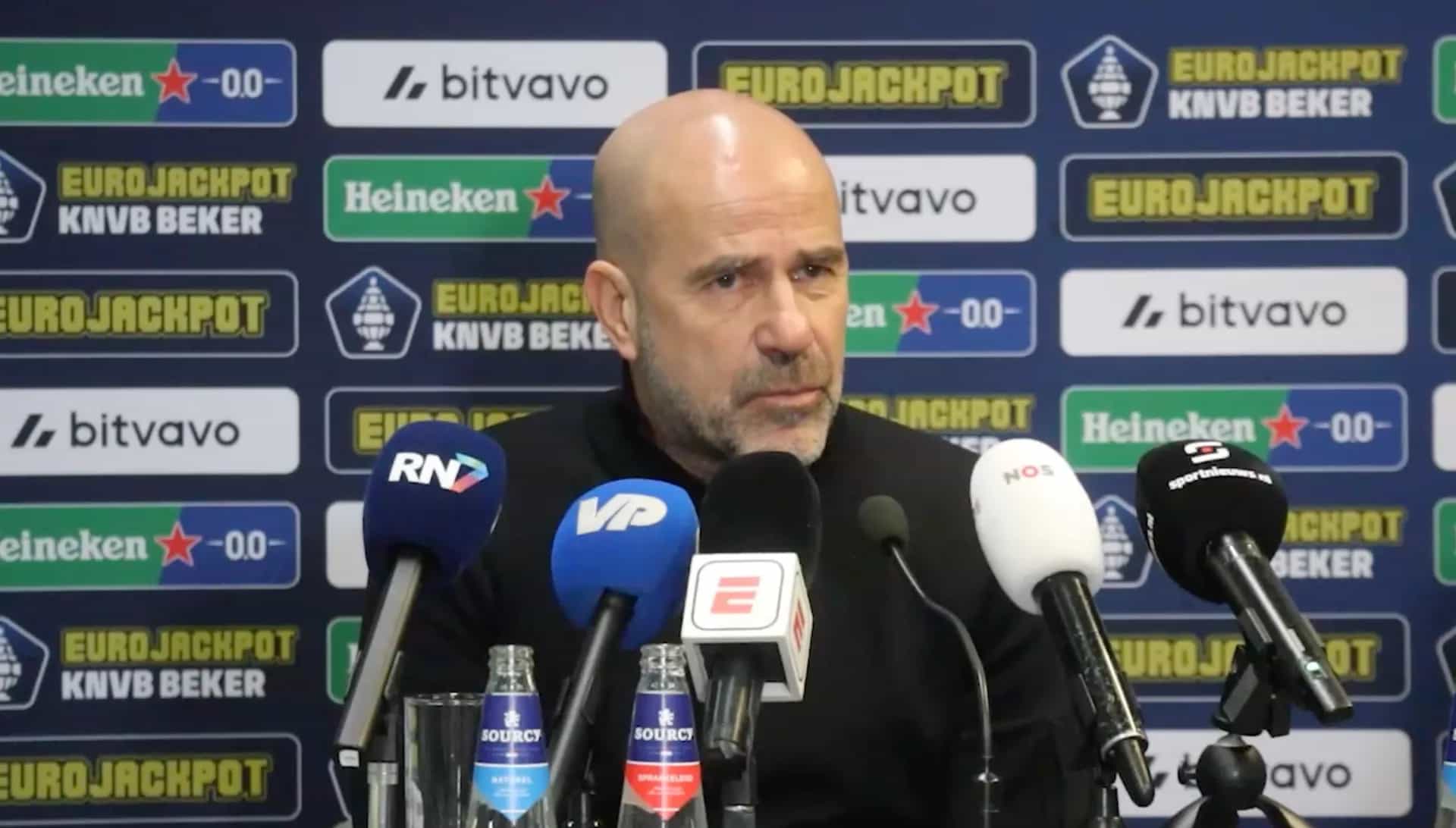 Bosz meldt sneu blessurenieuws: 'We zijn hem meerdere weken kwijt'