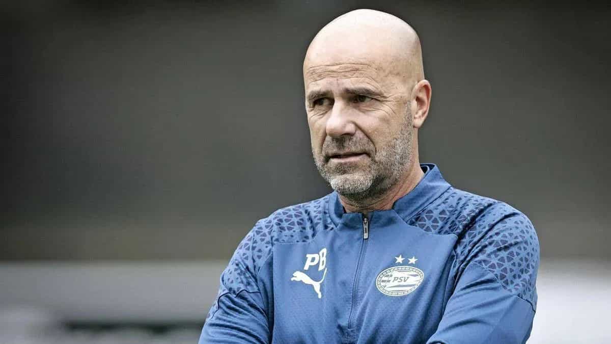 Bosz over PSV'er: 'Ik denk dat hij als centrale verdediger heel belangrijk was'