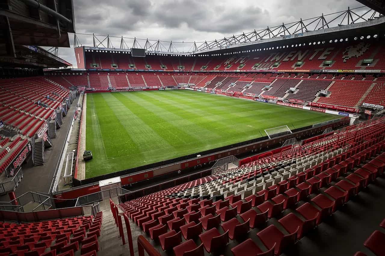 PSV richt pijlen op FC Twente: 'Transfersom 10 miljoen euro'
