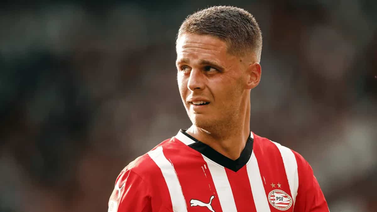 Felle Peter Bosz oneens met kritische Joey Veerman: 'Niet met hem eens'