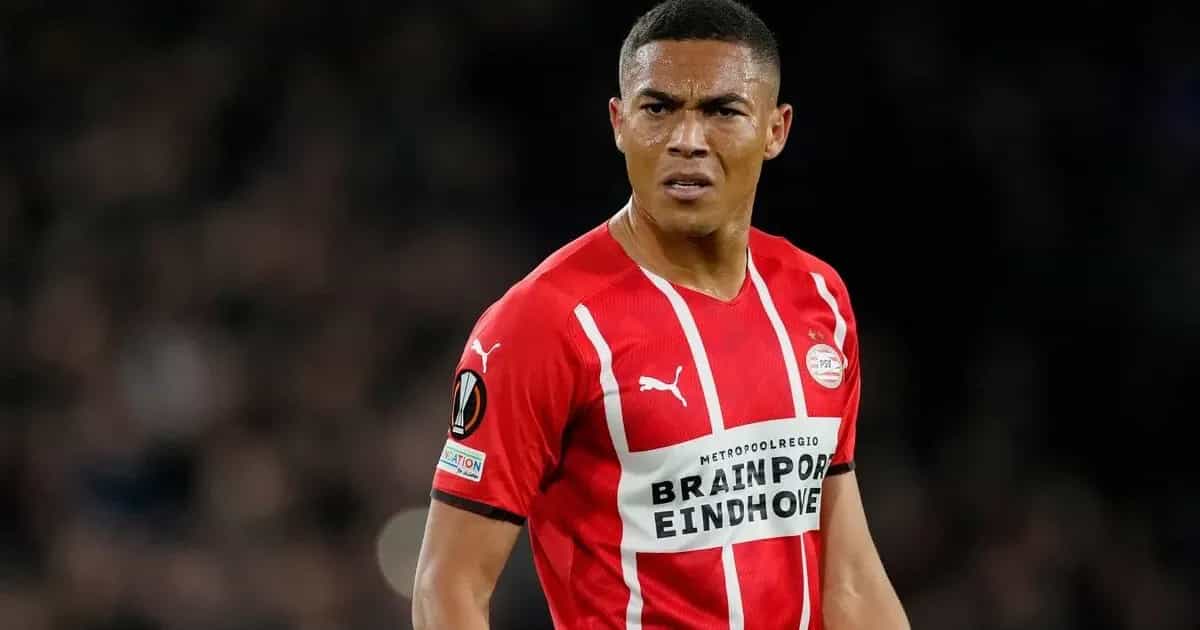 El ex del PSV falla tres veces el mismo penal