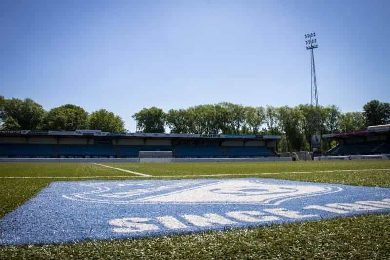 PSV-verdediger vertrekt naar stadsgenoot