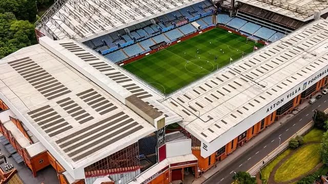 El PSV se anuncia en la Premier League y recibe una respuesta de inmediato