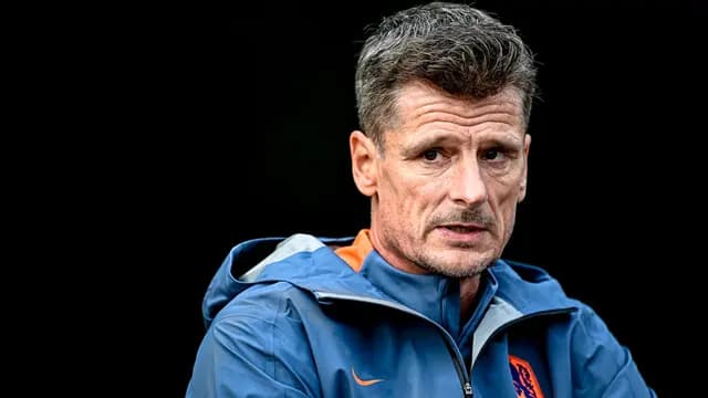 PSV and Oranje fans point to Wim Jonk regarding Joey Veerman’s absence from Oranje