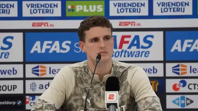 Guus Til openbaart bizarre uitspraak scheidsrechter Van der Eijk én Eagles-speler: 'Waanzin, per direct schorsen'