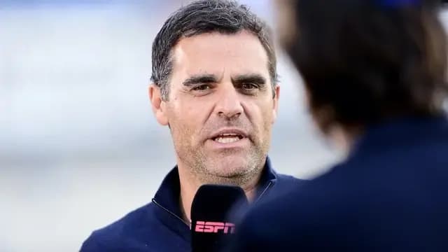 Kenneth Pérez, crítico con el “pensador lento” del PSV