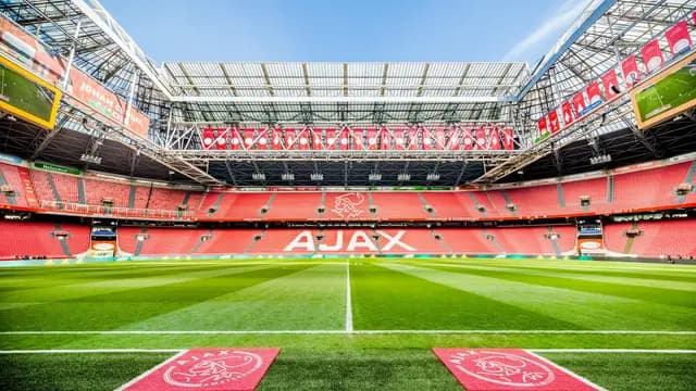 Eran Zahavi sigue las actuaciones del PSV y todavía advierte al jugador del Ajax: «El Ajax antiguo no existe».