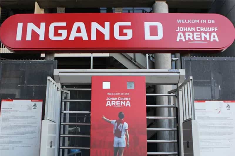 Ajax coach points to press day Ajax vs PSV