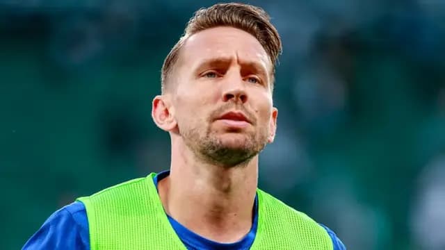 Luuk de Jong é claro e quer jogar apenas por um único clube holandês ainda mais uma vez