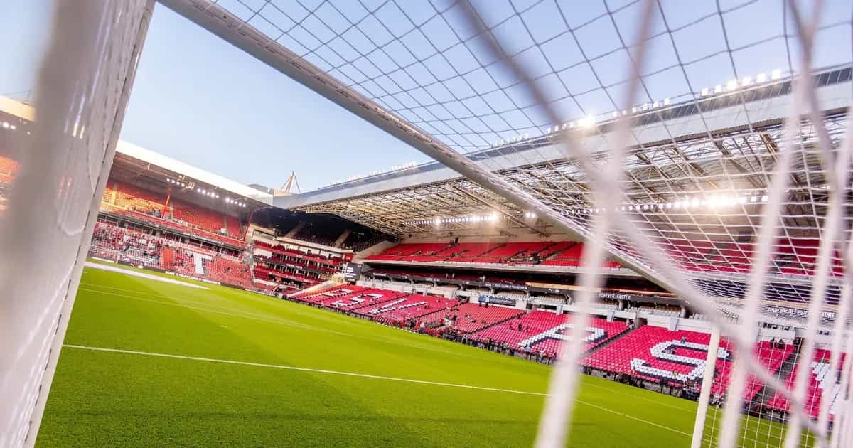 El atacante del PSV habla: «Me alegra poder jugar aquí»