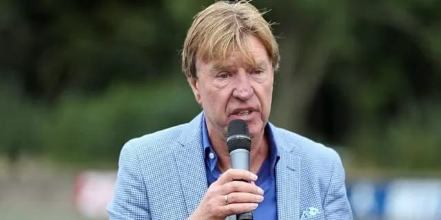 Aad de Mos elogia al objetivo del PSV: “Va a seguir desarrollándose”
