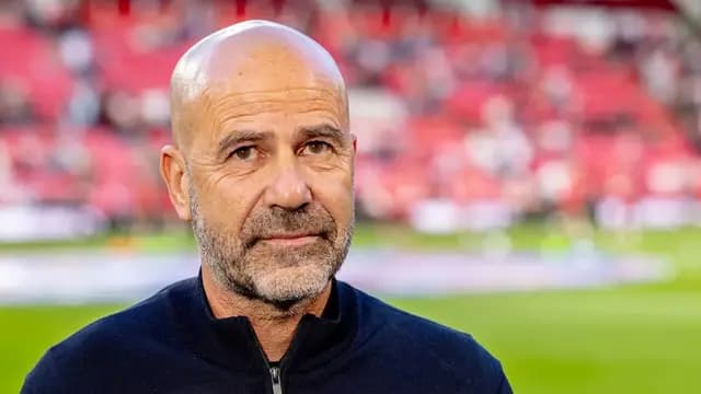 Peter Bosz en la carrera por el premio individual