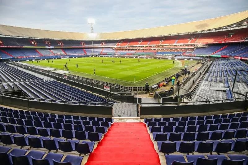'Feyenoord-fans woedend' | Getalenteerde Feyenoorder met veel toekomstperspectief aan PSV gekoppeld: 'Prima speler voor PSV'