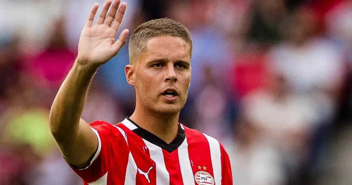 Joey Veerman aangeslagen na PSV - FC Utrecht