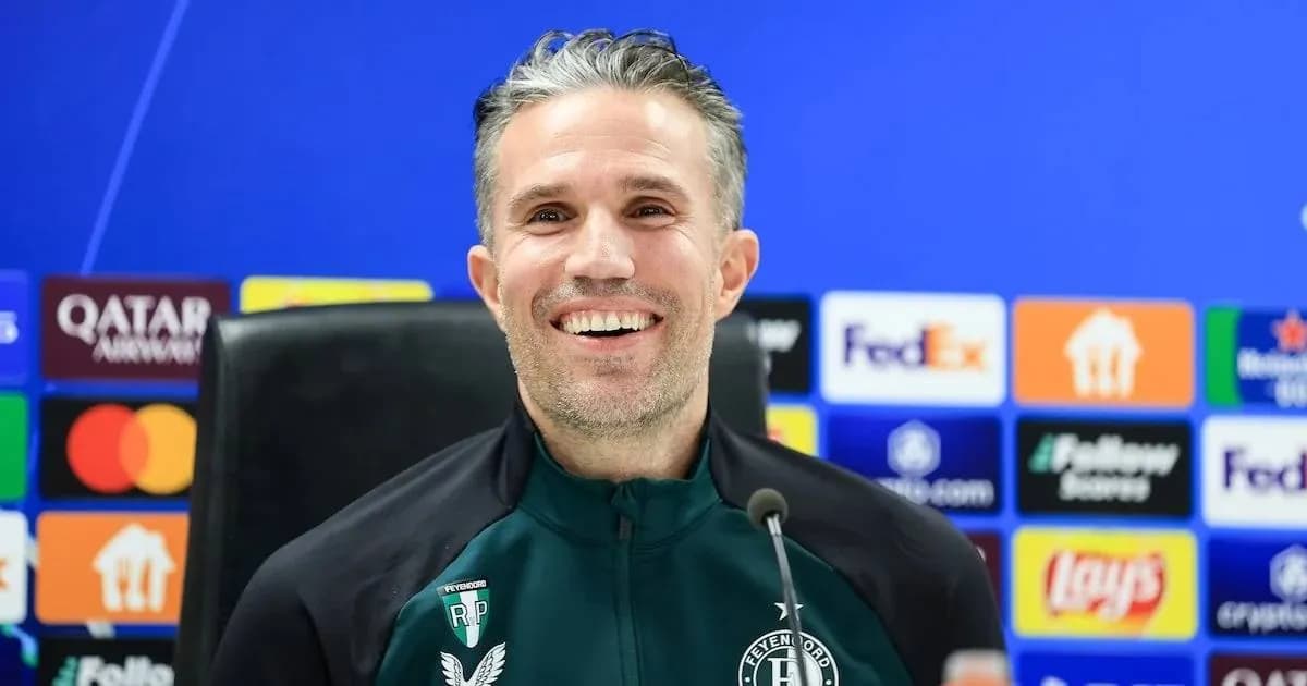 Voormalig PSV-coach steunt Van Persie: 'Dat had ook op een andere manier gekund'