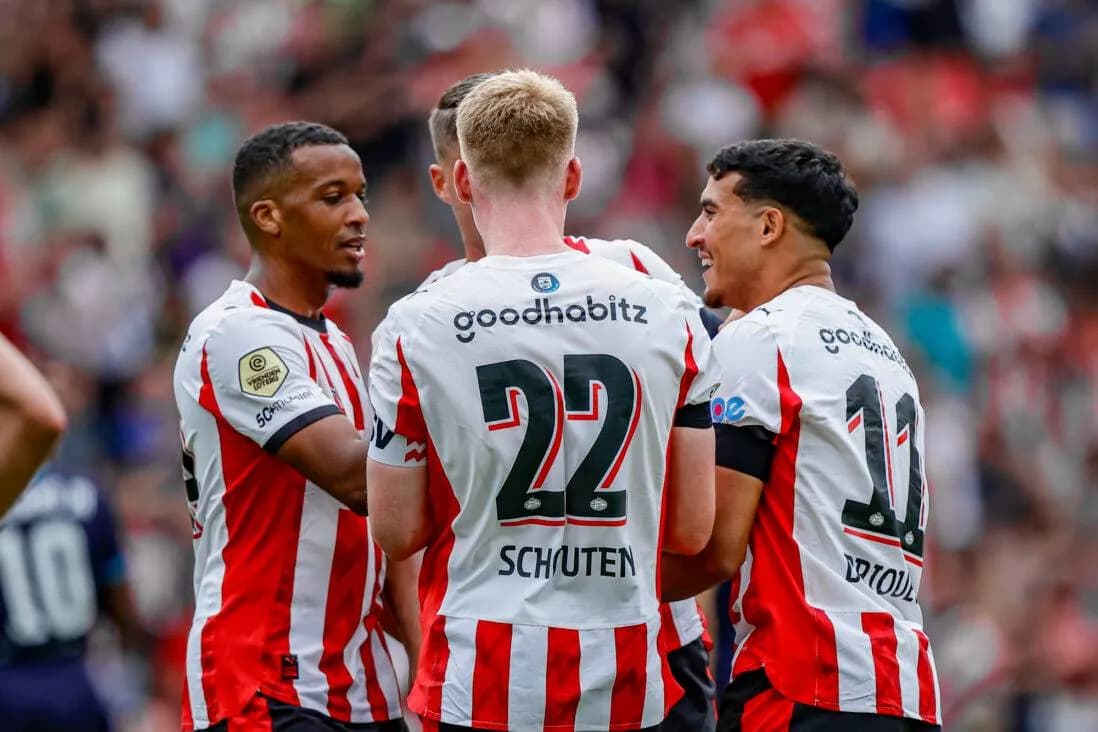 Injectie in de knie van Alassane Pléa | 'Ik heb er een hard hoofd in'