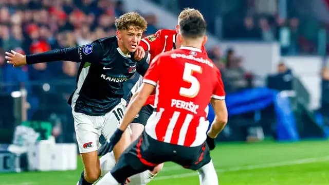 POLL | PSV moet komende zomer Sven Mijnans halen als vervanger van Ismael Saibari