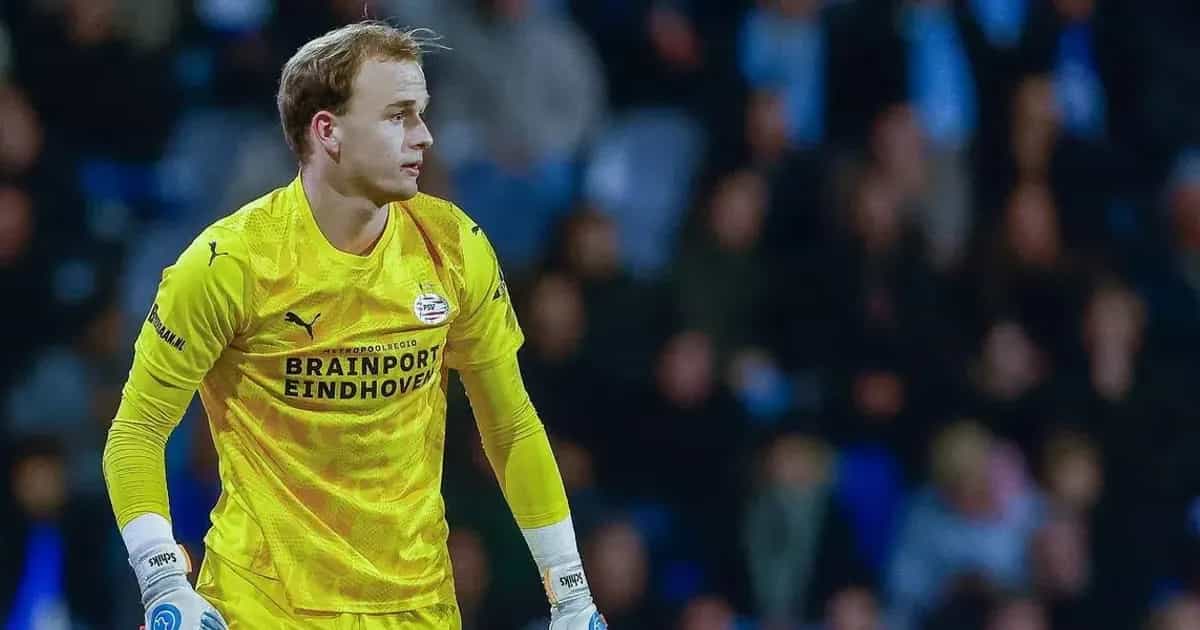 PSV-doelman Niek Schiks denkt door gebrek aan perspectief aan vertrek