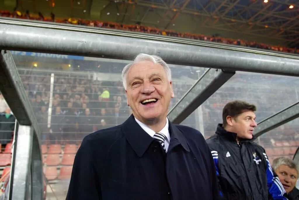 Een gentleman in het voetbal die bij zowel PSV als Newcastle United langs de lijn stond