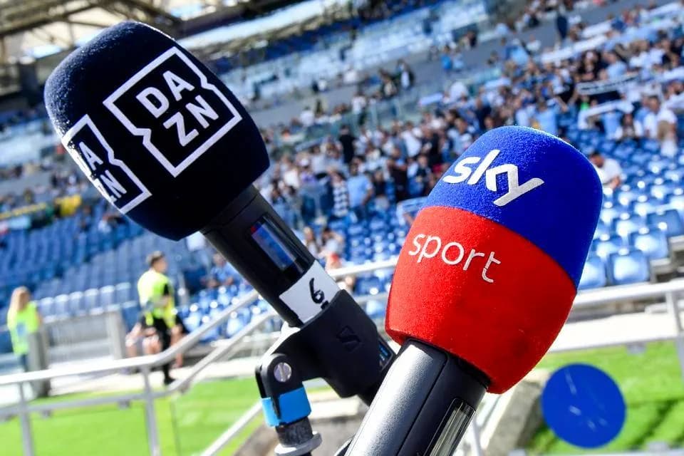 También la prensa elogia al exjugador del PSV: «Responde clínicamente»