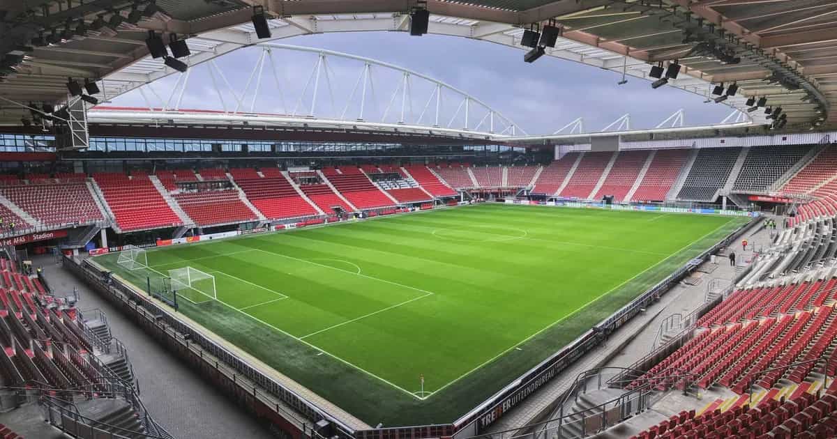 Voormalig PSV'ers halen uit naar AZ-coach: 'Niemand komt expres te laat'