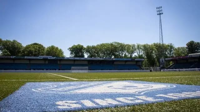 PSV-verdediger vertrekt naar stadsgenoot