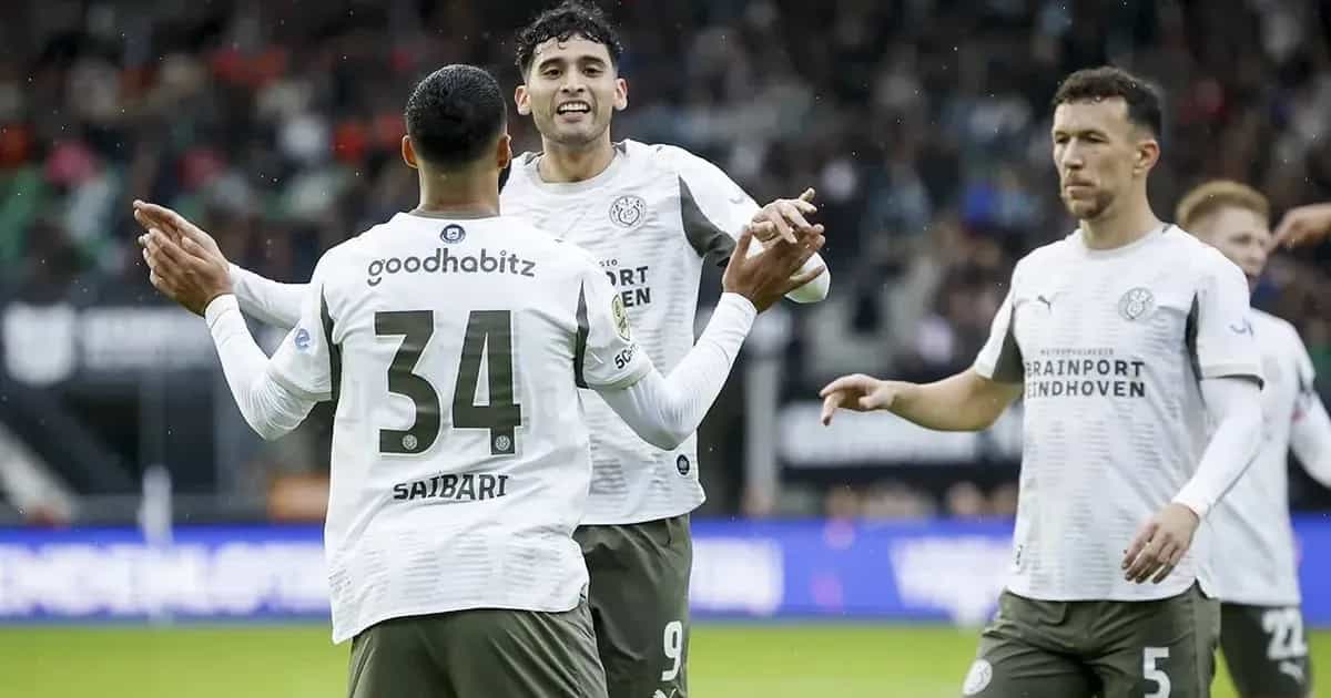 Vraagtekens richting Ajax-uit | Meespelen basisspelers onzeker, plus schorsing